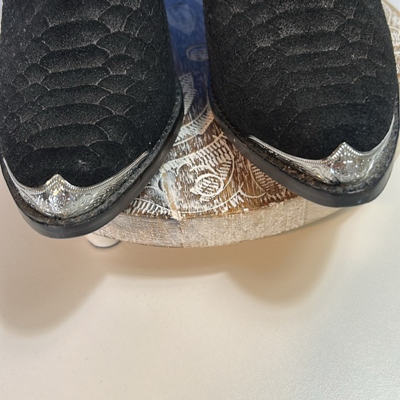 JEFFREY CAMPBELL BLACK SNAKESKIN DESIGN BOOTIES SIZE 6 - Picture 4 of 12